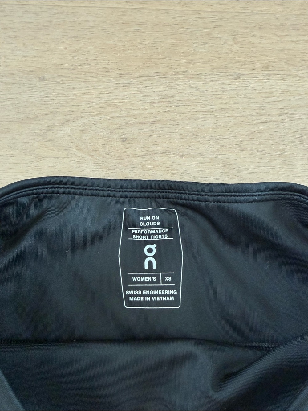 On Running 5“ Bike Shorts Bundle - Picture 3 of 3